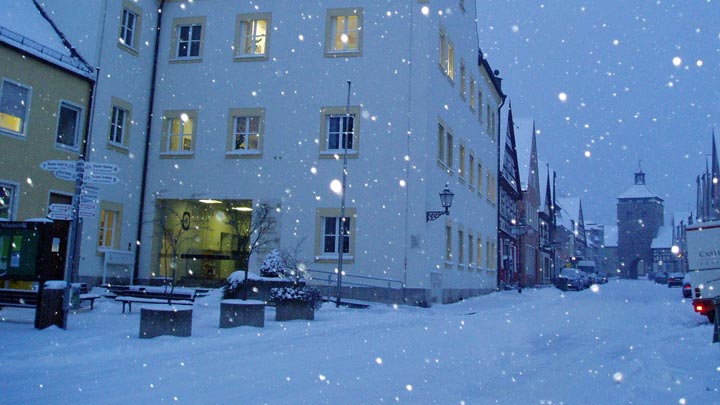 Schnee in der Hauptstraße